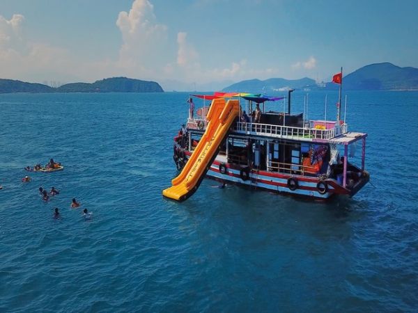 Snorkeling Tour Nha Trang On Happy Boat Trip